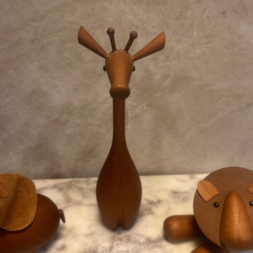3 Senshukai Royal pet teak elephant, giraffe and Lion with card - Picture 10 of 11